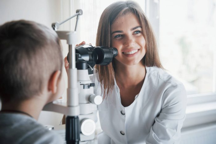 Upala ili infekcija oka – uzroci, simptomi i liječenje