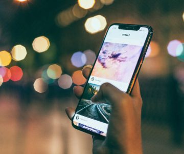 Pametni telefoni utječu na razvoj suhog oka kod školske djece