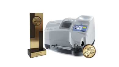 Nidek LE 700 stroj za brušenje naočalnih leća