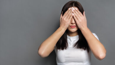 strano tijelo u oku, špena u oku, strano tijelo u oku simptomi, nešto u oku, upalo nešto u oko, nešto mi smeta u oku